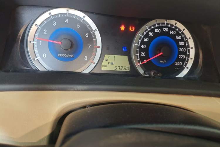 Used Toyota Corolla EX 2013 1.6L Manual Excellence Edition Odometer Close Up