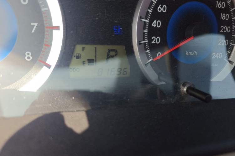 Used Toyota Corolla EX 2013 1.6L Automatic Excellence Edition Odometer Close Up