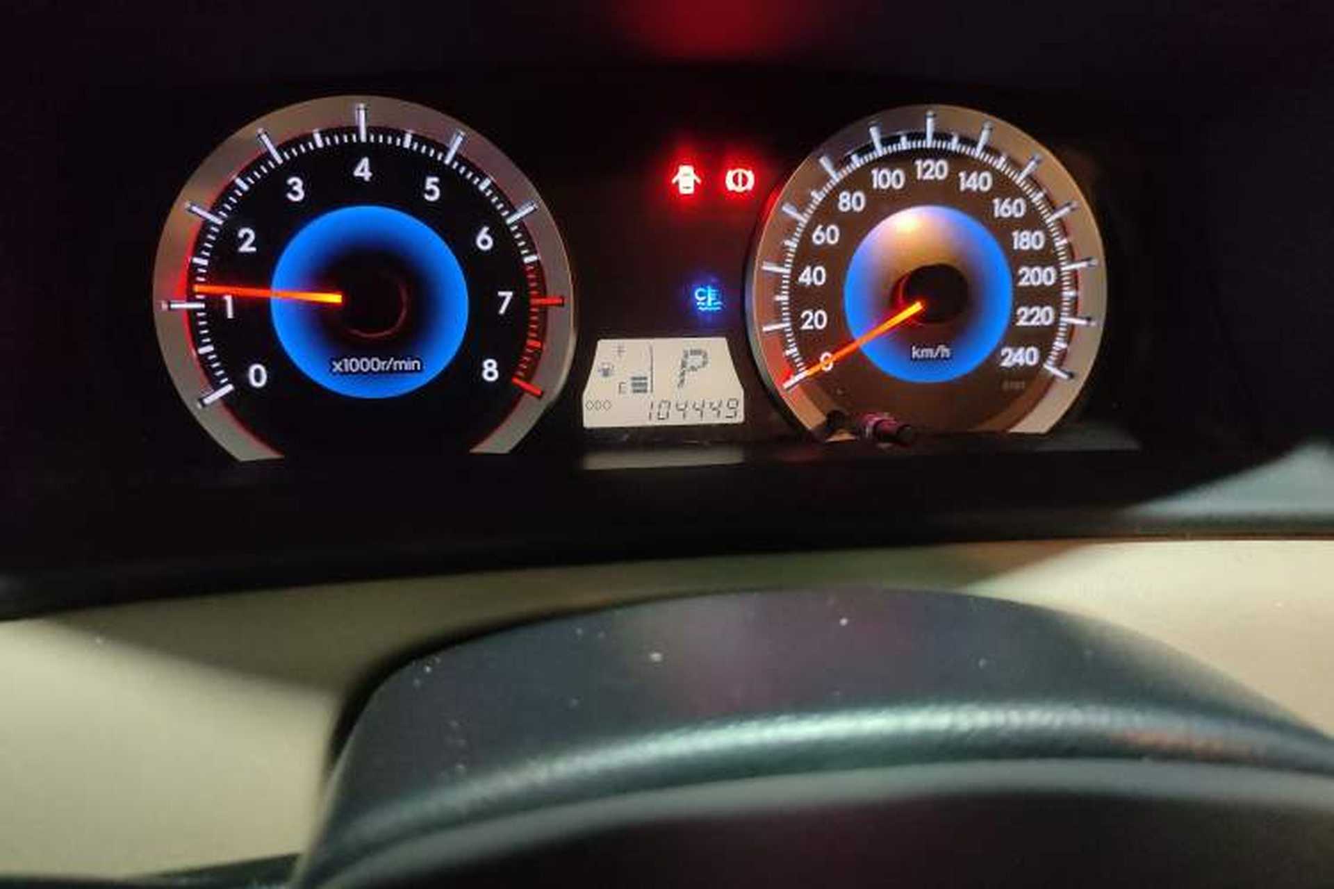 Used Toyota Corolla EX 2013 1.6L Automatic Excellence Edition Odometer Close Up