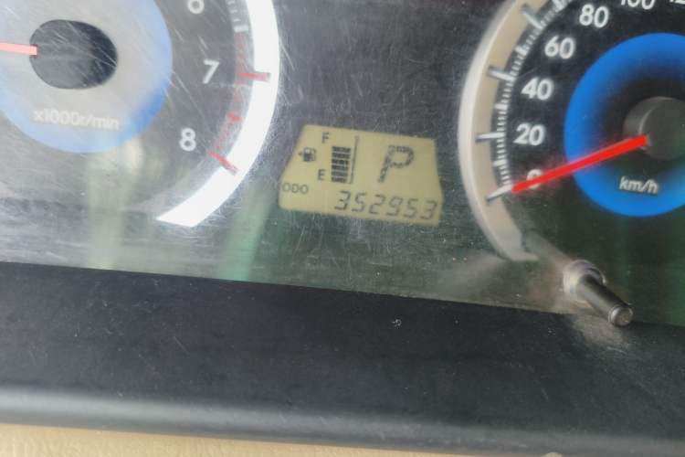 Used Toyota Corolla EX 2013 1.6L Automatic Luxury Edition Odometer Close Up