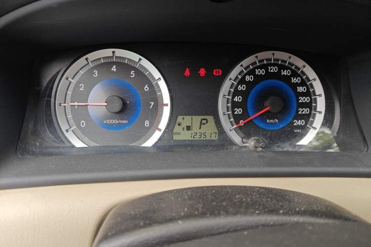Used Toyota Corolla EX 2013 1.6L Automatic Luxury Edition Odometer Close Up