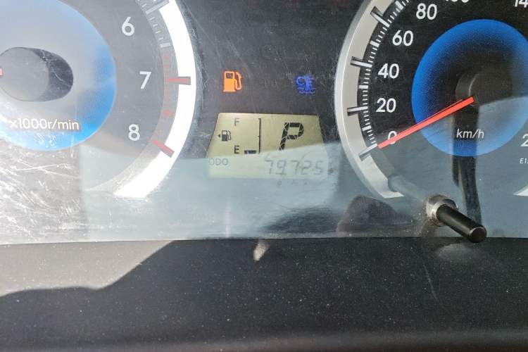 Used Toyota Corolla EX 2013 1.6L Automatic Luxury Edition Odometer Close Up