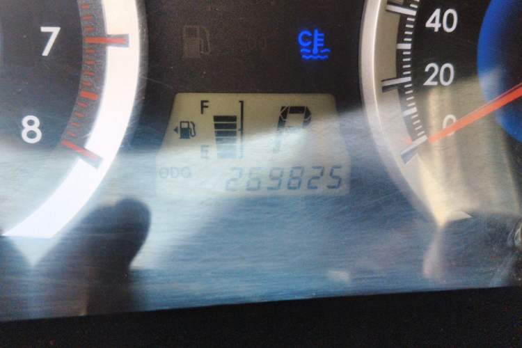 Used Toyota Corolla EX 2013 1.6L Automatic Luxury Edition Odometer Close Up