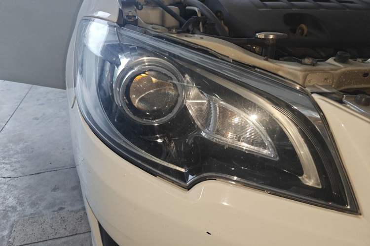 Used Toyota Corolla EX 2013 1.6L Automatic Luxury Edition Right Front Headlight