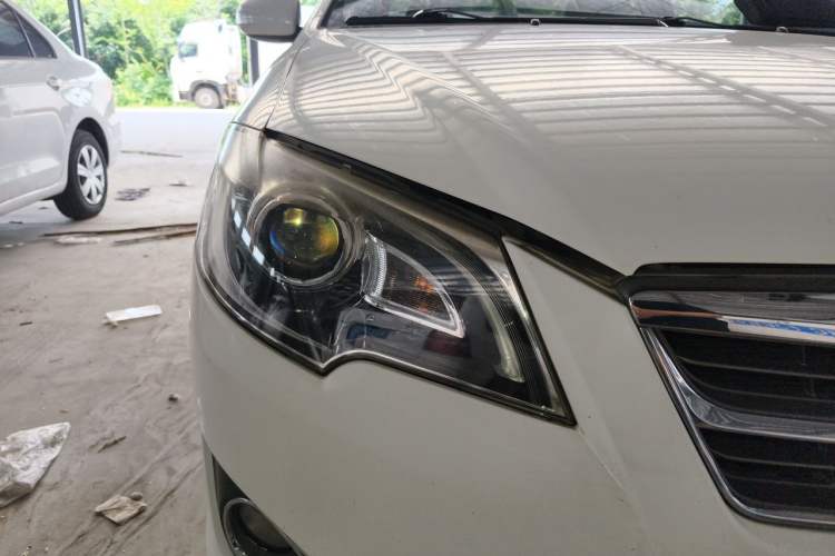 Used Toyota Corolla EX 2013 1.6L Manual Luxury Edition Right Front Headlight