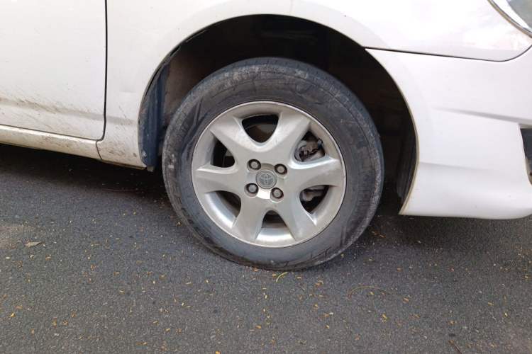 Used Toyota Corolla EX 2013 1.6L Automatic Excellence Edition Right Front Wheel Hub