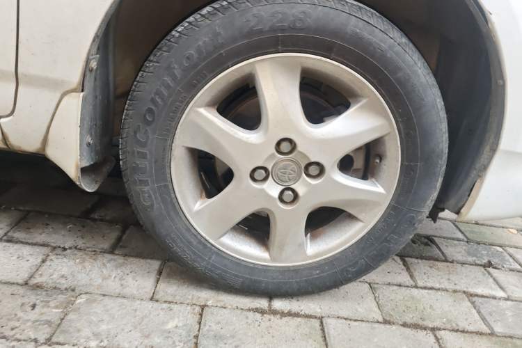 Used Toyota Corolla EX 2013 1.6L Automatic Luxury Edition Right Front Wheel Hub