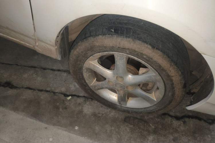 Used Toyota Corolla EX 2013 1.6L Automatic Luxury Edition Right Front Wheel Hub