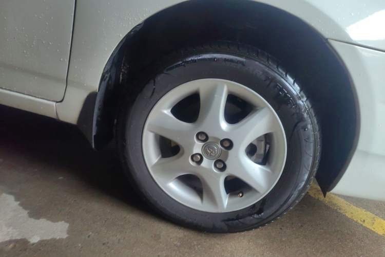 Used Toyota Corolla EX 2013 1.6L Automatic Luxury Edition Right Front Wheel Hub
