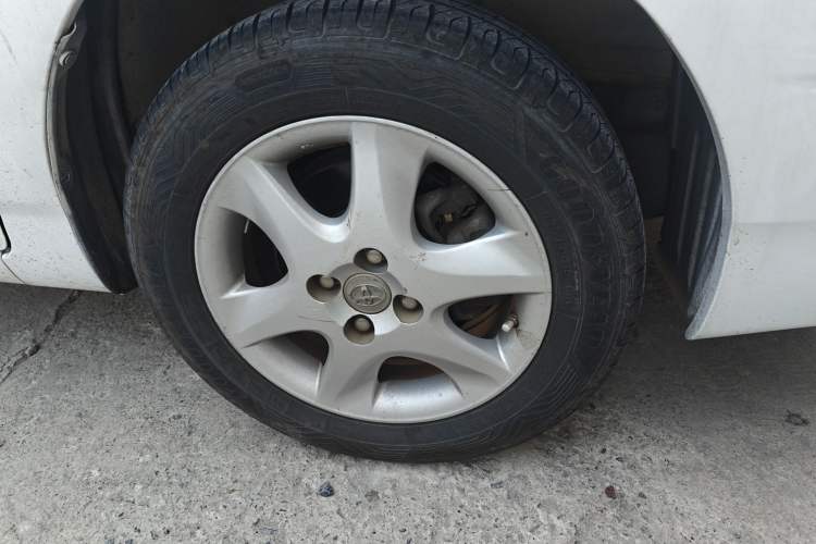 Used Toyota Corolla EX 2013 1.6L Automatic Luxury Edition Right Front Wheel Hub