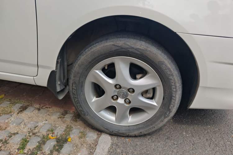Used Toyota Corolla EX 2013 1.6L Automatic Excellence Edition Right Front Wheel Hub