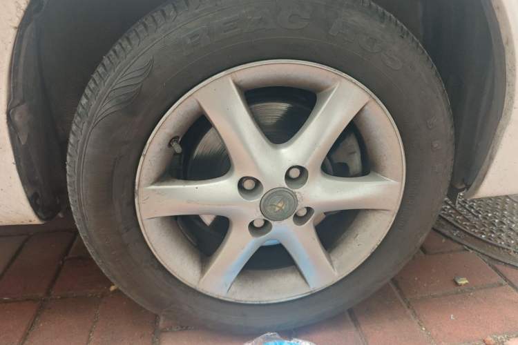 Used Toyota Corolla EX 2013 1.6L Automatic Excellence Edition Right Front Wheel Hub