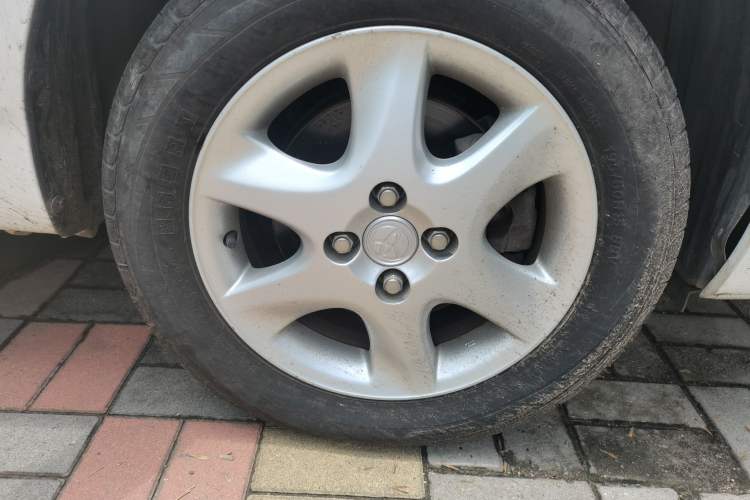 Used Toyota Corolla EX 2013 1.6L Manual Luxury Edition Right Front Wheel Hub