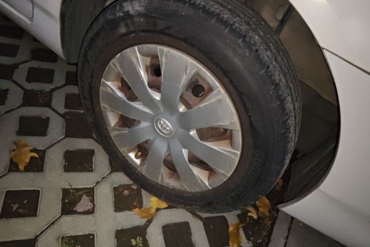 Used Toyota Corolla EX 2013 1.6L Automatic Excellence Edition Right Front Wheel Hub