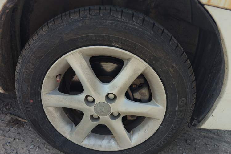 Used Toyota Corolla EX 2013 1.6L Automatic Excellence Edition Right Front Wheel Hub