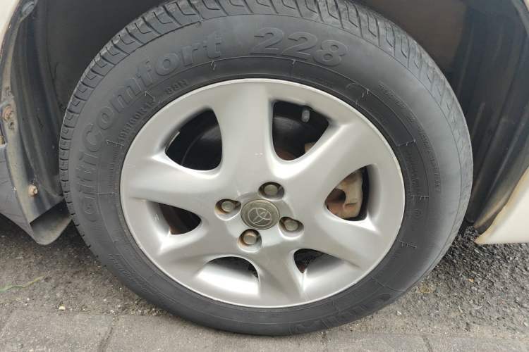 Used Toyota Corolla EX 2013 1.6L Automatic Excellence Edition Right Front Wheel Hub