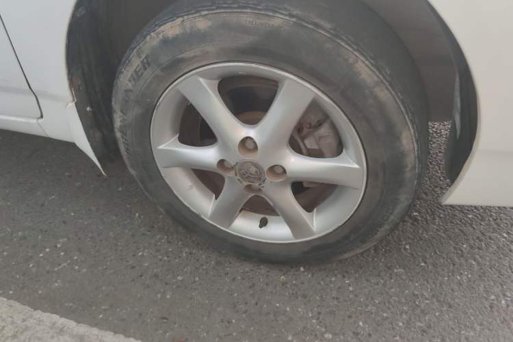 Used Toyota Corolla EX 2013 1.6L Automatic Excellence Edition Right Front Wheel Hub