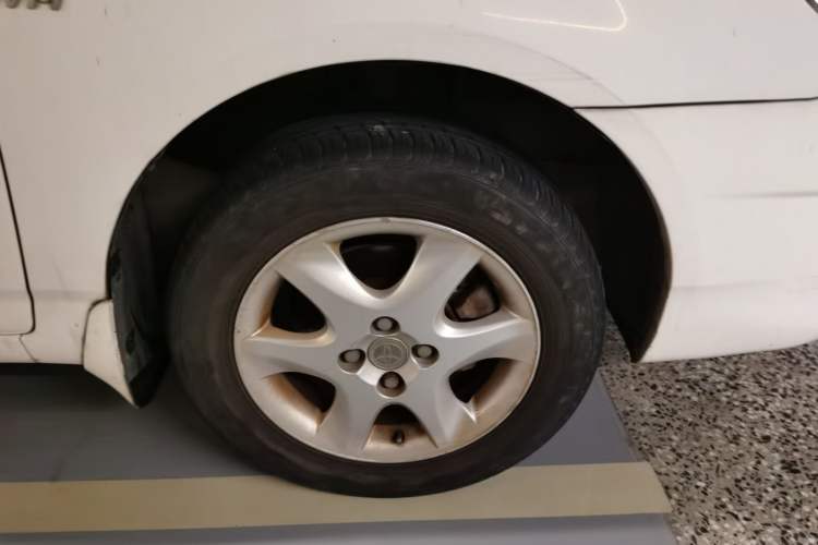 Used Toyota Corolla EX 2013 1.6L Automatic Excellence Edition Right Front Wheel Hub