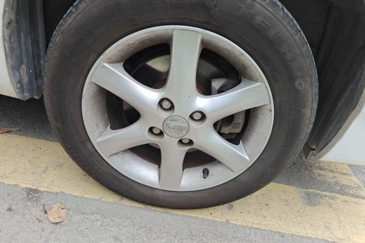 Used Toyota Corolla EX 2013 1.6L Automatic Luxury Edition Right Front Wheel Hub