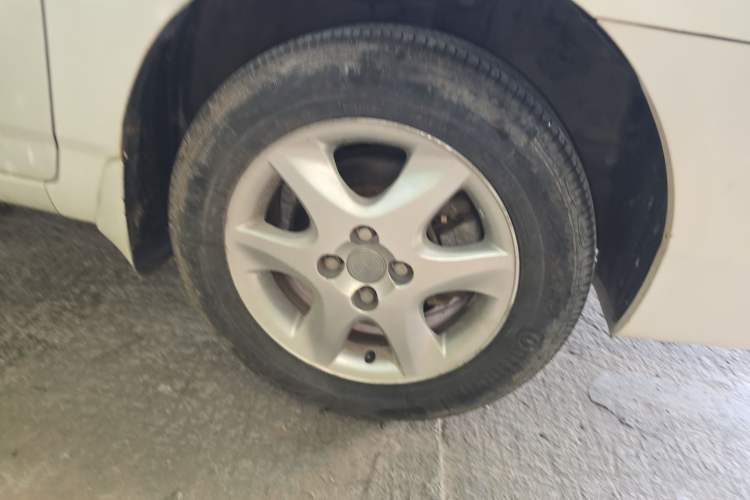 Used Toyota Corolla EX 2013 1.6L Automatic Luxury Edition Right Front Wheel Hub