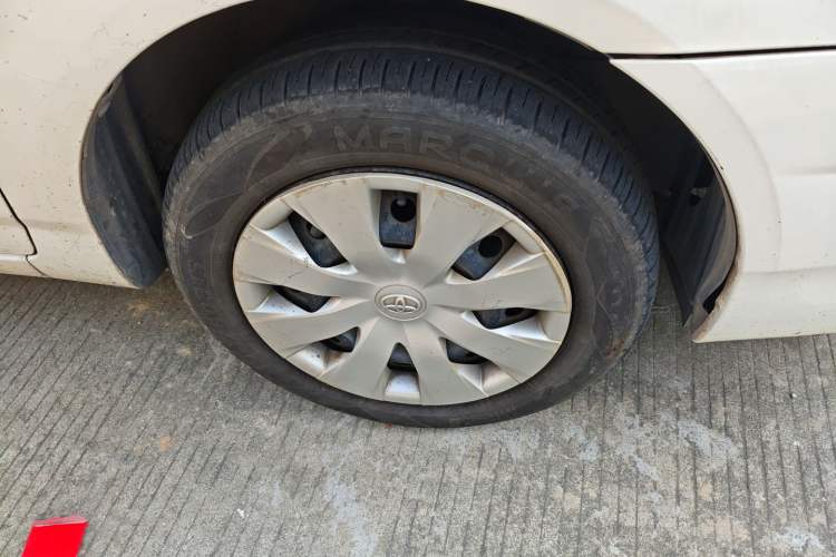 Used Toyota Corolla EX 2013 1.6L Automatic Excellence Edition Right Front Wheel Hub