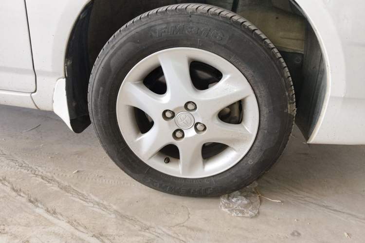 Used Toyota Corolla EX 2013 1.6L Manual Luxury Edition Right Front Wheel Hub