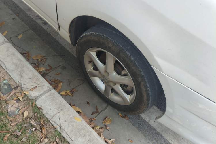 Used Toyota Corolla EX 2013 1.6L Automatic Luxury Edition Right Front Wheel Hub
