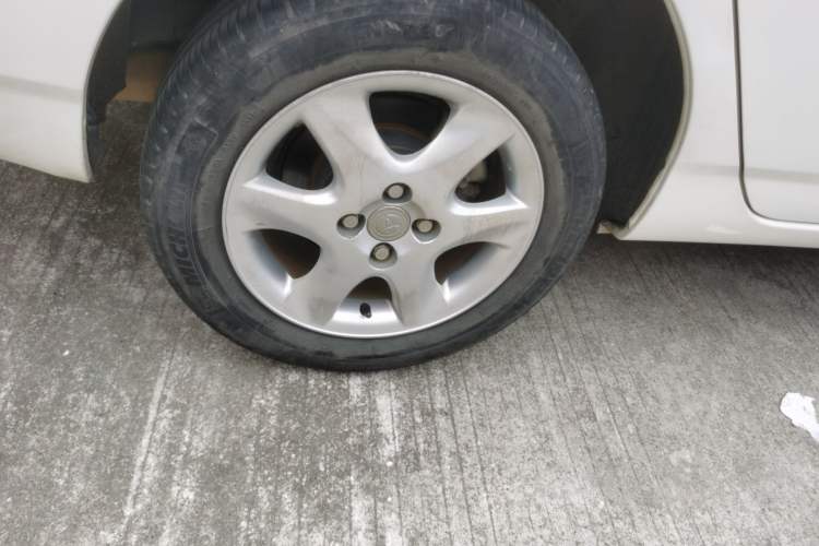 Used Toyota Corolla EX 2013 1.6L Automatic Excellence Edition Right Front Wheel Hub