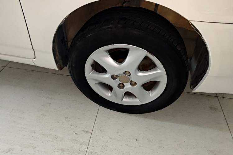 Used Toyota Corolla EX 2013 1.6L Automatic Excellence Edition Right Front Wheel Hub