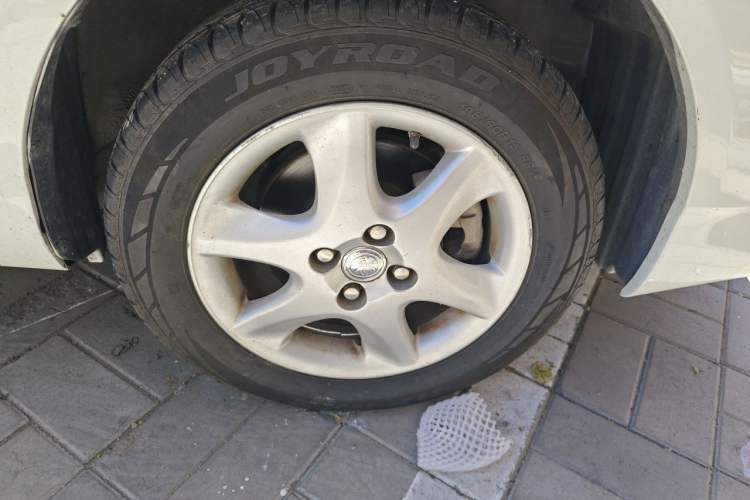Used Toyota Corolla EX 2013 1.6L Automatic Excellence Edition Right Front Wheel Hub