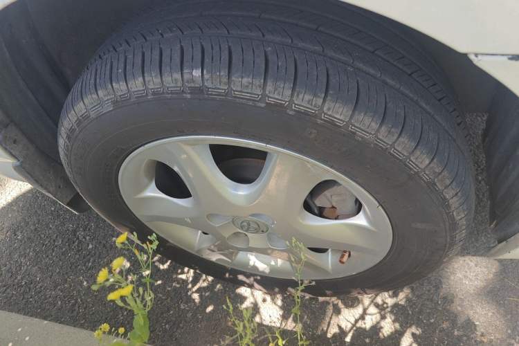 Used Toyota Corolla EX 2013 1.6L Automatic Excellence Edition Right Front Wheel Hub