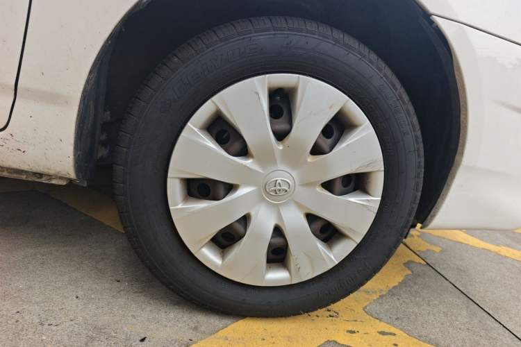 Used Toyota Corolla EX 2013 1.6L Automatic Excellence Edition Right Front Wheel Hub