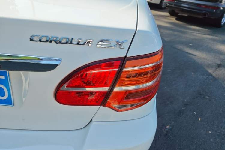 Used Toyota Corolla EX 2013 1.6L Automatic Excellence Edition Right Rear Taillight