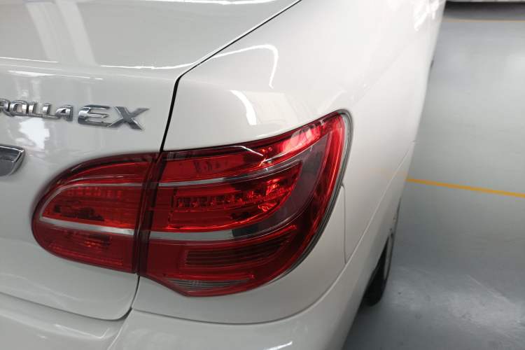 Used Toyota Corolla EX 2013 1.6L Automatic Excellence Edition Right Rear Taillight