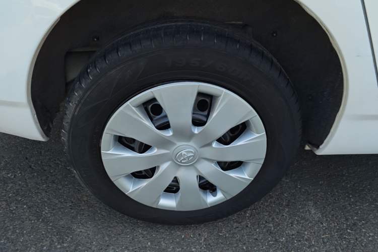 Used Toyota Corolla EX 2013 1.6L Automatic Excellence Edition Right Rear Wheel Hub