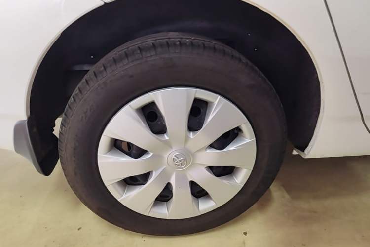 Used Toyota Corolla EX 2013 1.6L Automatic Excellence Edition Right Rear Wheel Hub