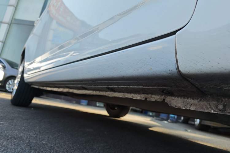 Used Toyota Corolla EX 2013 1.6L Automatic Excellence Edition Right Side Sill
