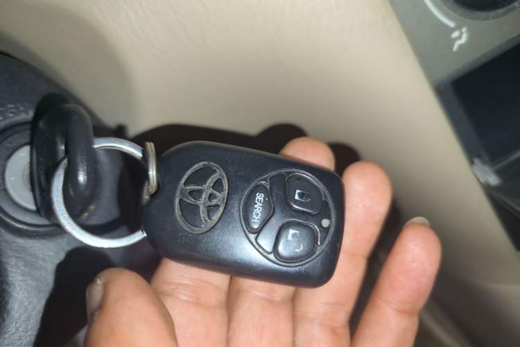Used Toyota Corolla EX 2013 1.6L Manual Excellence Edition Vehicle Key
