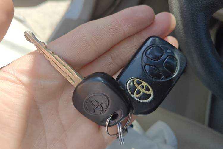 Used Toyota Corolla EX 2013 1.6L Automatic Luxury Edition Vehicle Key