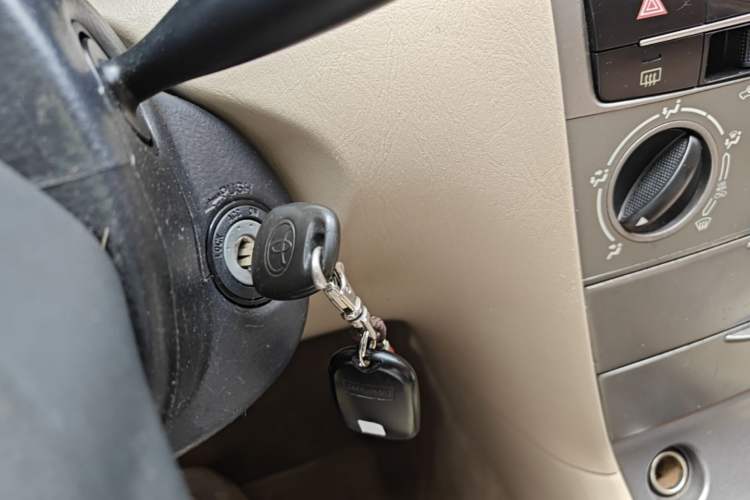Used Toyota Corolla EX 2013 1.6L Manual Excellence Edition Vehicle Key