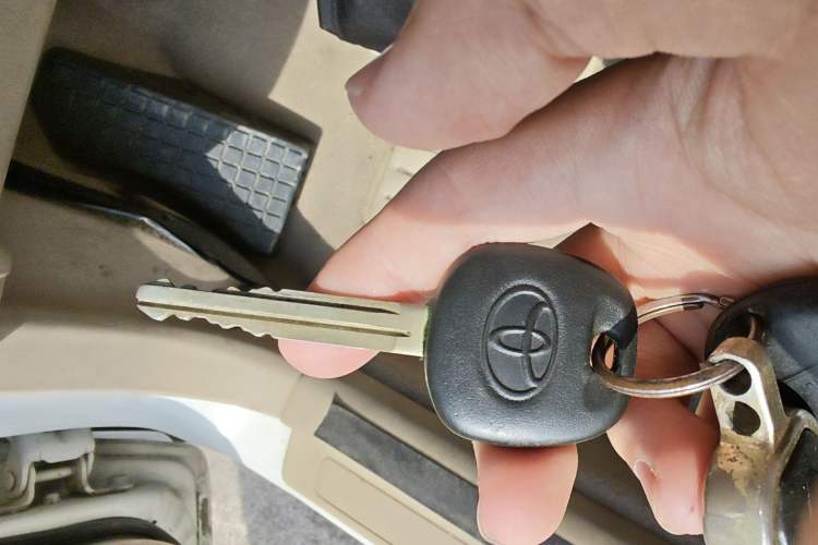Used Toyota Corolla EX 2013 1.6L Automatic Luxury Edition Vehicle Key