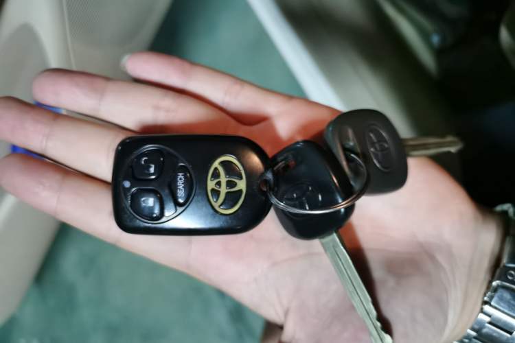 Used Toyota Corolla EX 2013 1.6L Automatic Excellence Edition Vehicle Key