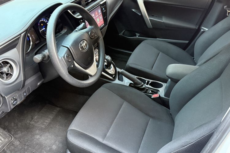 Used Toyota Corolla Hybrid E+ 2019 1.8L E-CVT Leading Edition Interior 3