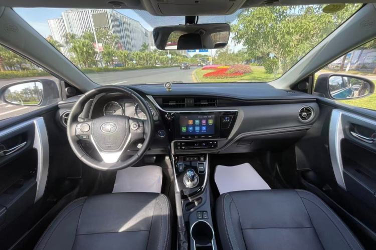 Used Toyota Corolla Hybrid E+ 2019 1.8L E-CVT Flagship Edition Center Console