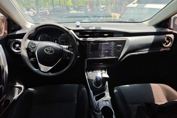 Used Toyota Corolla Hybrid E+ 2019 1.8L E-CVT Leading Edition Center Console