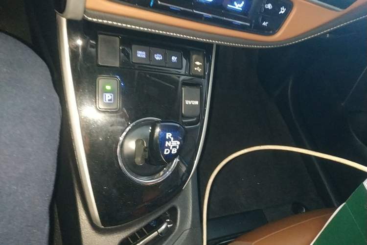 Used Toyota Corolla Hybrid E+ 2019 1.8L E-CVT Luxury Edition Gear Lever