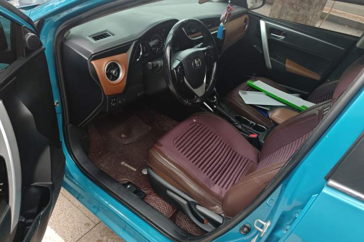 Used Toyota Corolla Hybrid E+ 2019 1.8L E-CVT Luxury Edition Interior 3