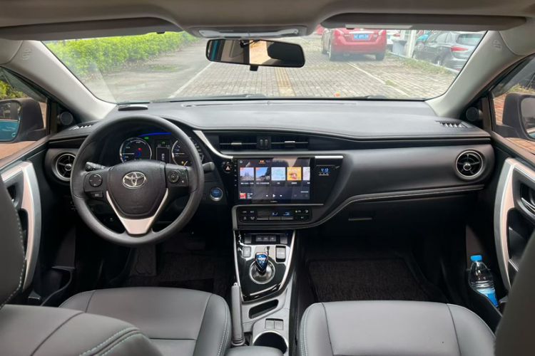 Used Toyota Corolla Hybrid E+ 2019 1.8L E-CVT Leading Edition Interior 3