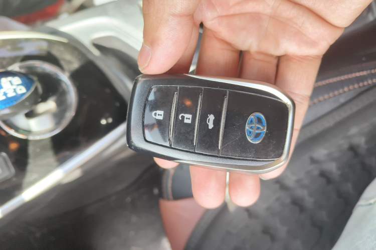Used Toyota Corolla Hybrid E+ 2019 1.8L E-CVT Leading Edition Vehicle Key