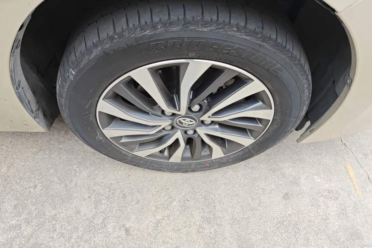 Used Toyota Corolla Hybrid E+ 2019 1.8L E-CVT Leading Edition Right Front Wheel Hub